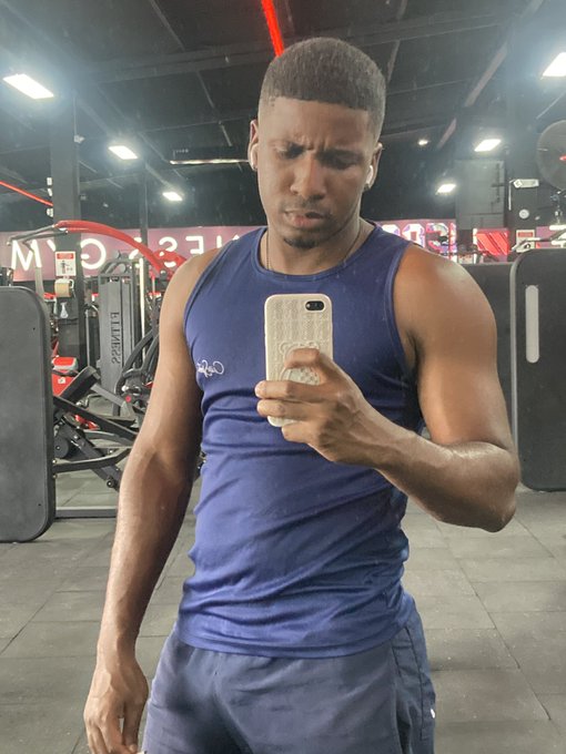 🦍 https://t.co/aAreMUZGih<a href="/tag/follow"class="tags"><span>#follow</span></a><a href="/tag/rt"class="tags"><span>#rt</span></a>