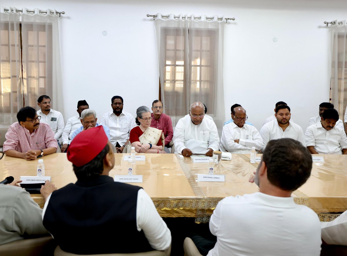 kharge's tweet photo. Sharing my Opening Remarks at the INDIA parties meeting — 

1. I welcome all INDIA Alliance partners. We fought well, fought unitedly, fought resolutely.

2. The mandate is decisively against Mr. Modi, against him and the substance and style of his politics. It is a huge political loss for him personally apart from being a clear moral defeat as well.

3. However, he is determined to subvert the will of the people.

4. The INDIA Alliance welcomes all parties which shares its fundamental commitment to the values enshrined in the Preamble to our Constitution and to its many provisions for economic, social and political justice.

Thank you!