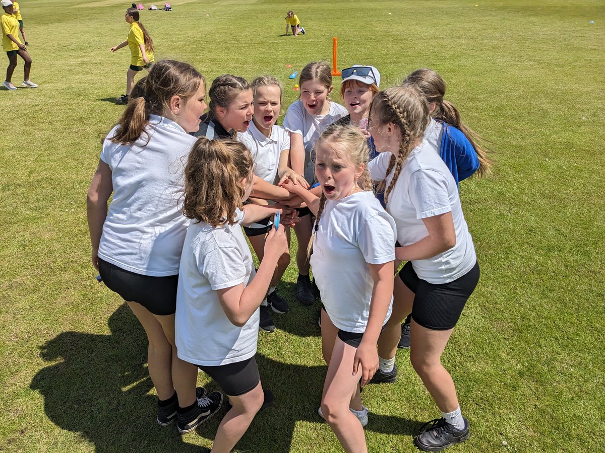 Cwmff_MrsO's tweet photo. Some of our Year 6 girls have had an amazing day of cricket thanks to Cricket Wales @CricketWales ! We're so proud of everyone's teamwork and sportsmanship! Well done, Girls! ,@cwmffrwdoer @cwmffMr_W https://t.co/i8TFJjIMVv