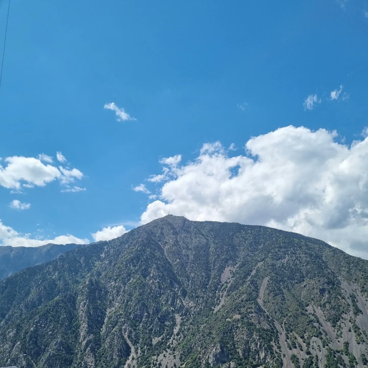 jecbosch14's tweet photo. Bon temps a la #Comella 😃🌞😎
#dimecres #andorralavella #escaldesengordany #andorra #meteo #meteoandorra https://t.co/P0WSXSLSxW