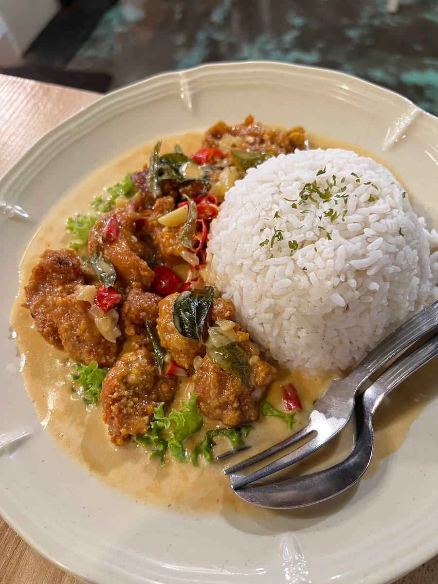 _friedciken's tweet photo. Still thinking about this buttermilk chicken 😮‍💨 https://t.co/K13J3sWqRk