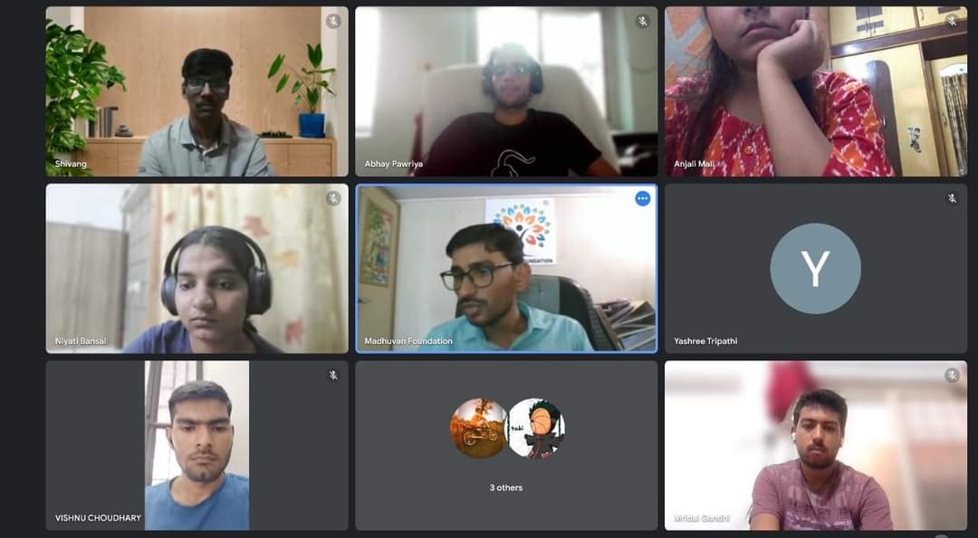 MadhuvanF's tweet photo. Madhuvan Foundation is thrilled to announce our recent collaboration with UPES! 🎉 As part of this collaboration with Srijan4.0, we've invited some talented interns to join us for a meaningful social internship. #MadhuvanFoundation #UPES #InternshipOpportunity  @upes_srijan https://t.co/HxgaOaRNlw