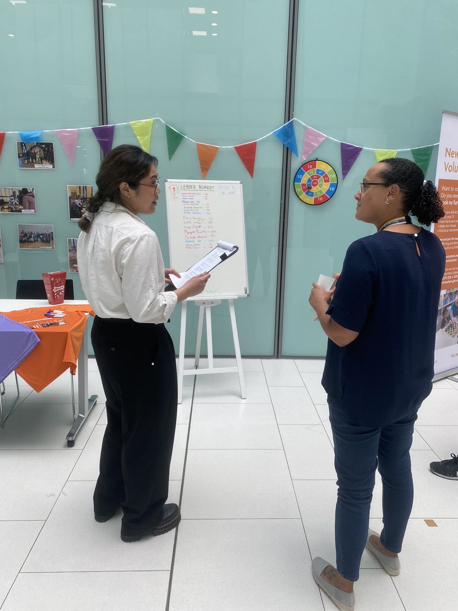 NewhamVolunteer's tweet photo. Volunteers week continues as we spent the lunch hours talking to internal LBN staff to encourage them to volunteer or let us know about potential roles!
We played a fun game with a target & volunteer trivia questions for a prize!
#LendAHand #UniquelyUs #VolunteersWeek https://t.co/a4HzTXv61R