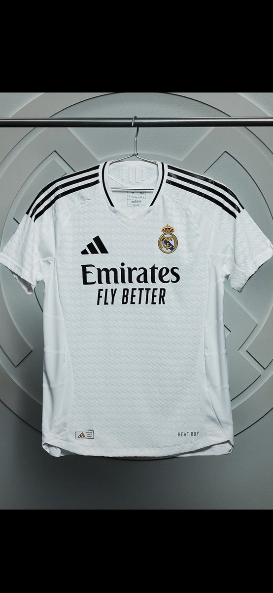 ByFactory_YT's tweet photo. 🔥 SORTEO NUEVA CAMISETA DEL REAL MADRID 🤍

Requisitos:
-Seguirme a mi y a @SrNaninho 
-Dar RT a este tweet 
-Mencionar a un amigo

Ganador el 17 de junio. ✅ https://t.co/AoG6rNuyAP
