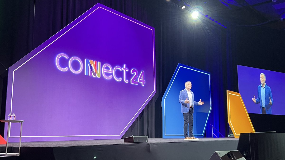 himagiri's tweet photo. @Q2_Software Will and Matt kicking off #Q2CONNECT #CONNECT24 Great energy in the room. https://t.co/sm6zAERFjZ