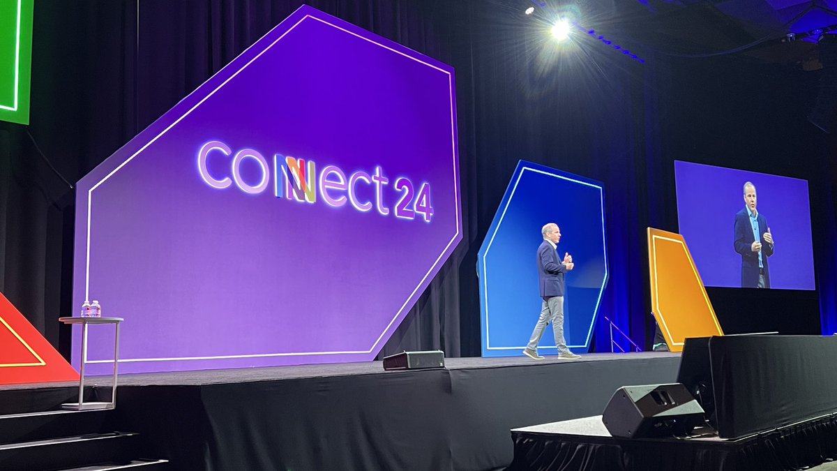 himagiri's tweet photo. @Q2_Software Will and Matt kicking off #Q2CONNECT #CONNECT24 Great energy in the room. https://t.co/sm6zAERFjZ