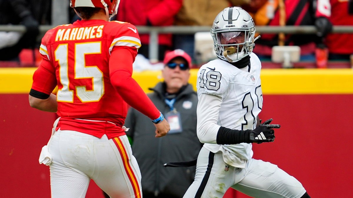 LeeLikens's tweet photo. Patty Mahomes....You Got Jacked! https://t.co/fIIFegrnXx