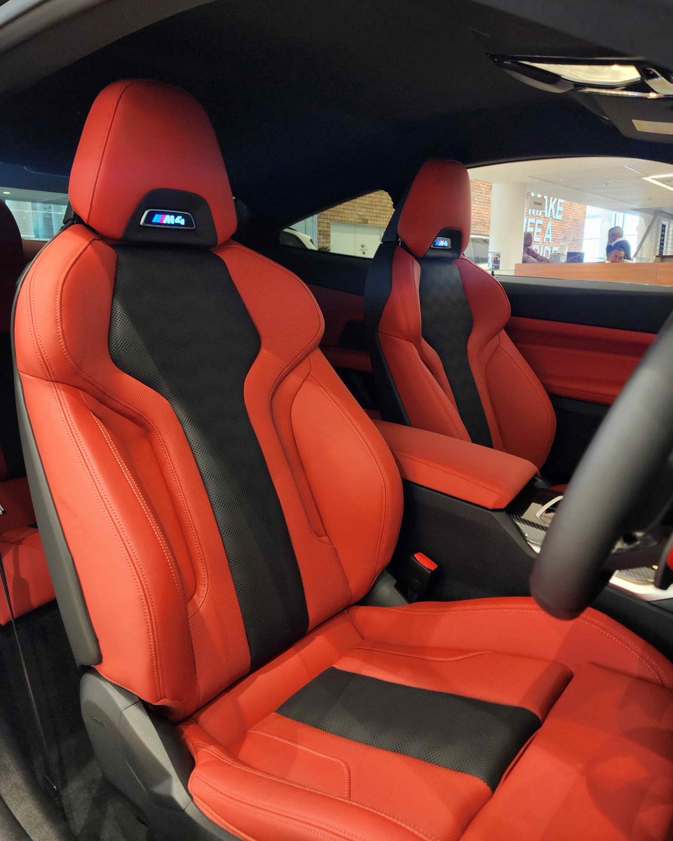 Zero2Turbo's tweet photo. The BMW M4 Competition LCI is in SA 🇿🇦

Looks like the first one is at BMW Umhlanga and is finished in Skyscraper Grey with Fiona Red interior.

Those new rear lights look 😎 https://t.co/eiADozE6TW