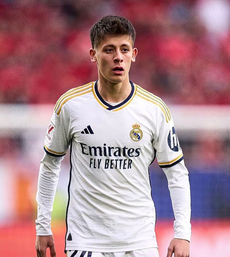 theMadridZone's tweet photo. 🚨 JUST IN: José Mourinho has asked Fenerbahce to sign Arda Güler on loan. @diarioas https://t.co/VRBY1z1GKX