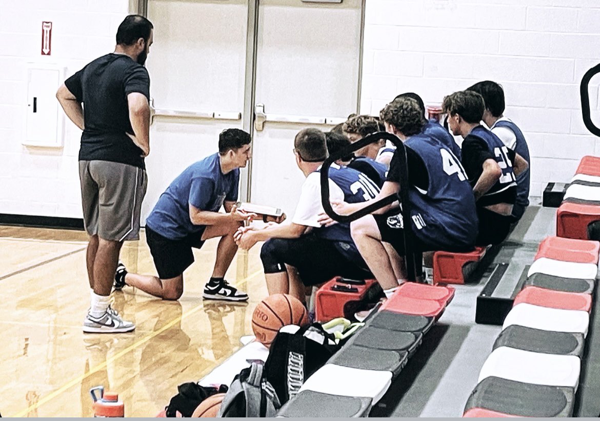 MiltonHoops's tweet photo. Summer league at Girard tipped off last night 

🔋🔵 https://t.co/SP9zUfG7tV