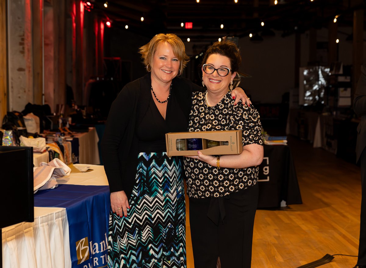 BankersAdCo's tweet photo. We recently celebrated our annual Gathering of the Stars and it was one for the scrapbook. Our National Sales Meeting was a success! 
We enjoyed seeing our Bankers Sales Partners &amp; supplier friends.
Thank you to @HMillwright for being an incredible host! https://t.co/UMTVJNphmI