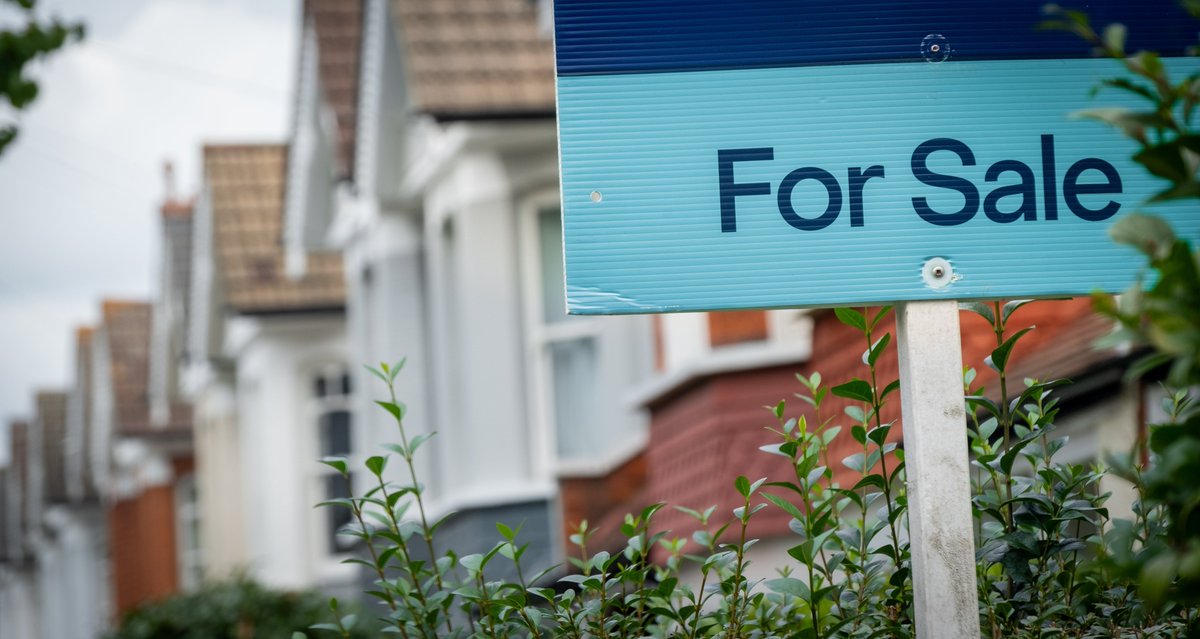 wardssolicitors's tweet photo. New consumer protection regulations demanding estate agents supply more detailed ‘material information’ when marketing a property are now in force. Matthew Pitt explains how bringing a solicitor on board early in the process is advisable.
https://t.co/Xuc8pfu9o0
#conveyancing https://t.co/SVDDsahSRb