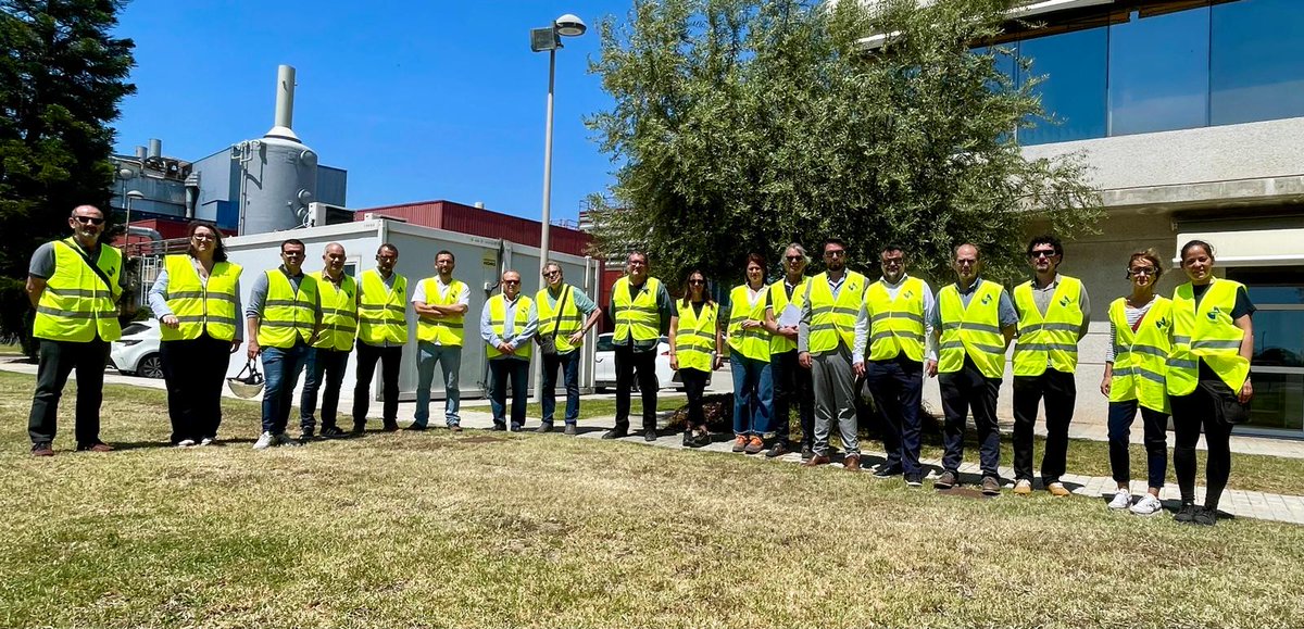 ccmaresme's tweet photo. La planta pilot de regeneració d'aigua desperta l'interès d'altres territoris.
Avui, Dia Mundial del Medi Ambient, ens han visitat @de_granollers, @consorcibesos i @Agbar. Conjuntament amb @CETAQUA hem explicat el funcionament i el compromís del #ccmaresme amb la reutilització https://t.co/O4ec62eCbi
