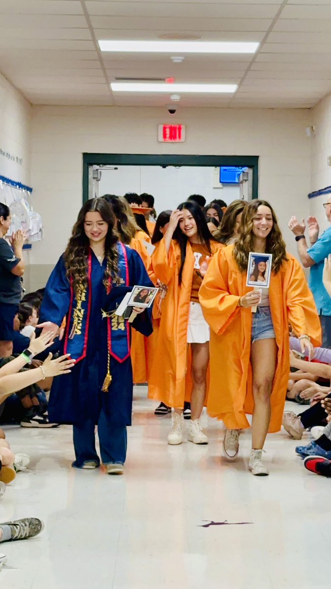 NISDMay's tweet photo. Our a-MAY-zing Senior Walk 2024!
We are so proud of you and can't wait to see all of your wonderful accomplishments! #foreveraroadrunner https://t.co/BpYdWmvH5g