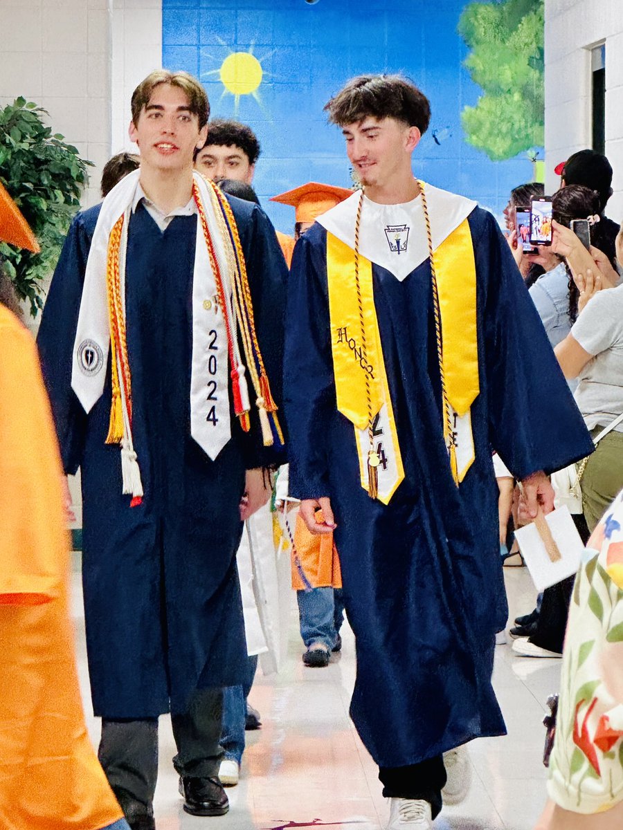 NISDMay's tweet photo. Our a-MAY-zing Senior Walk 2024!
We are so proud of you and can't wait to see all of your wonderful accomplishments! #foreveraroadrunner https://t.co/BpYdWmvH5g