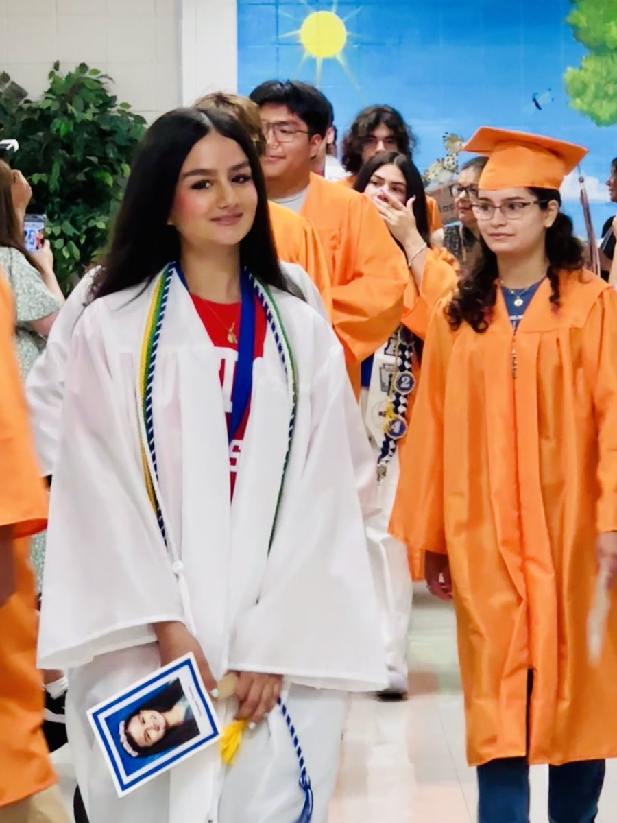 NISDMay's tweet photo. Our a-MAY-zing Senior Walk 2024!
We are so proud of you and can't wait to see all of your wonderful accomplishments! #foreveraroadrunner https://t.co/BpYdWmvH5g