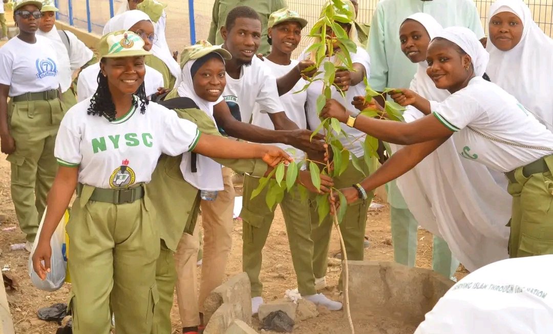 IBRAHIM BABAGANA (@ibrahim61685003) on Twitter photo Today, on World Environment Day, we join hands to address the critical issues of land restoration, desertification, and drought resilience. These challenges affect millions of lives, threaten our ecosystems, and endanger our future.
facebook.com/10009364381542…
<a href="/NGYouthSDGs/">#NGYouthSDGs | Nigeria Youth SDGs</a>
<a href="/SDGoals/">Global Goals Gazette</a> Today, on World Environment Day, we join hands to address the critical issues of land restoration, desertification, and drought resilience. These challenges affect millions of lives, threaten our ecosystems, and endanger our future.
facebook.com/10009364381542…
<a href="/NGYouthSDGs/">#NGYouthSDGs | Nigeria Youth SDGs</a>
<a href="/SDGoals/">Global Goals Gazette</a>