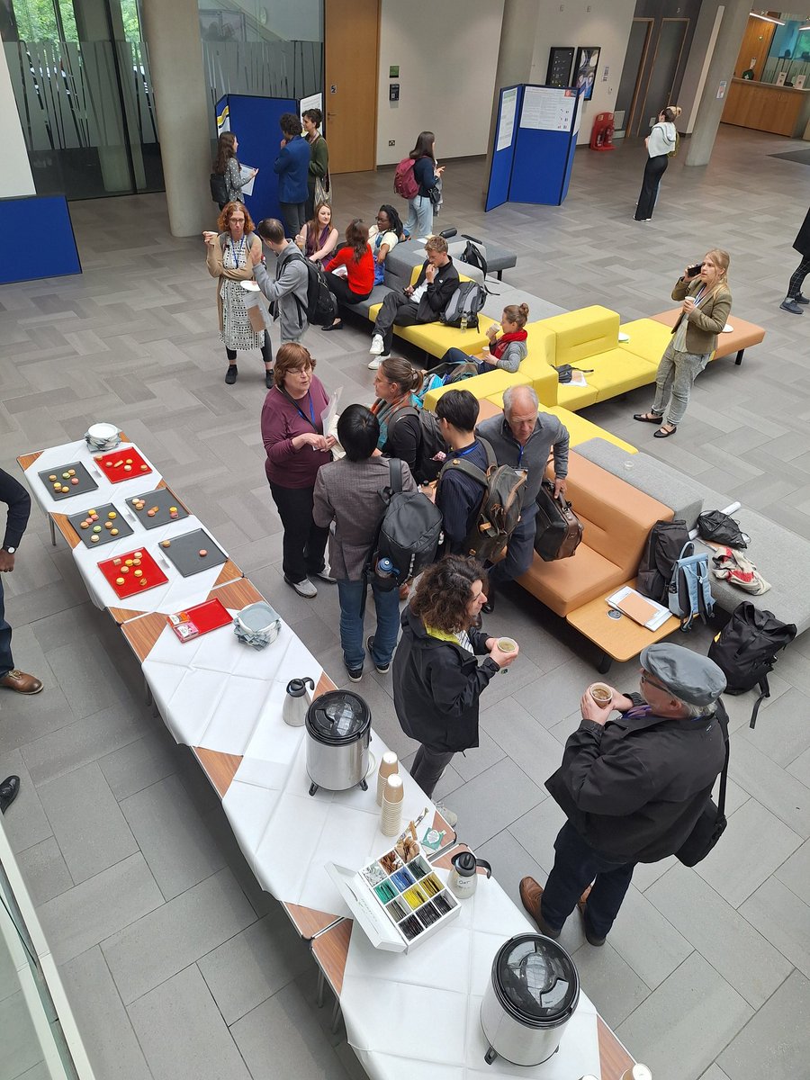 Currently pictured, a bunch of social psychologists who got evacuated from the conference room when an electrical socket started SMOKING - and decided to have an early coffee break downstairs. More soon on this developing situation 😅

#SIMS2024