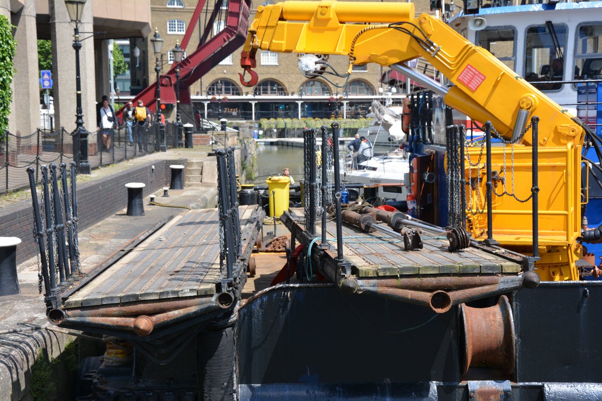 StKatsMarina's tweet photo. St Katharine Docks bridgeworks. The two telescopic sections of the Telford Bridge have been removed and loaded on to a crane barge to be repaired
#telfordbridge #skdmarina #skdocks #londonmarina #thomastelford #bridgeworks https://t.co/ir2WtBXNPj