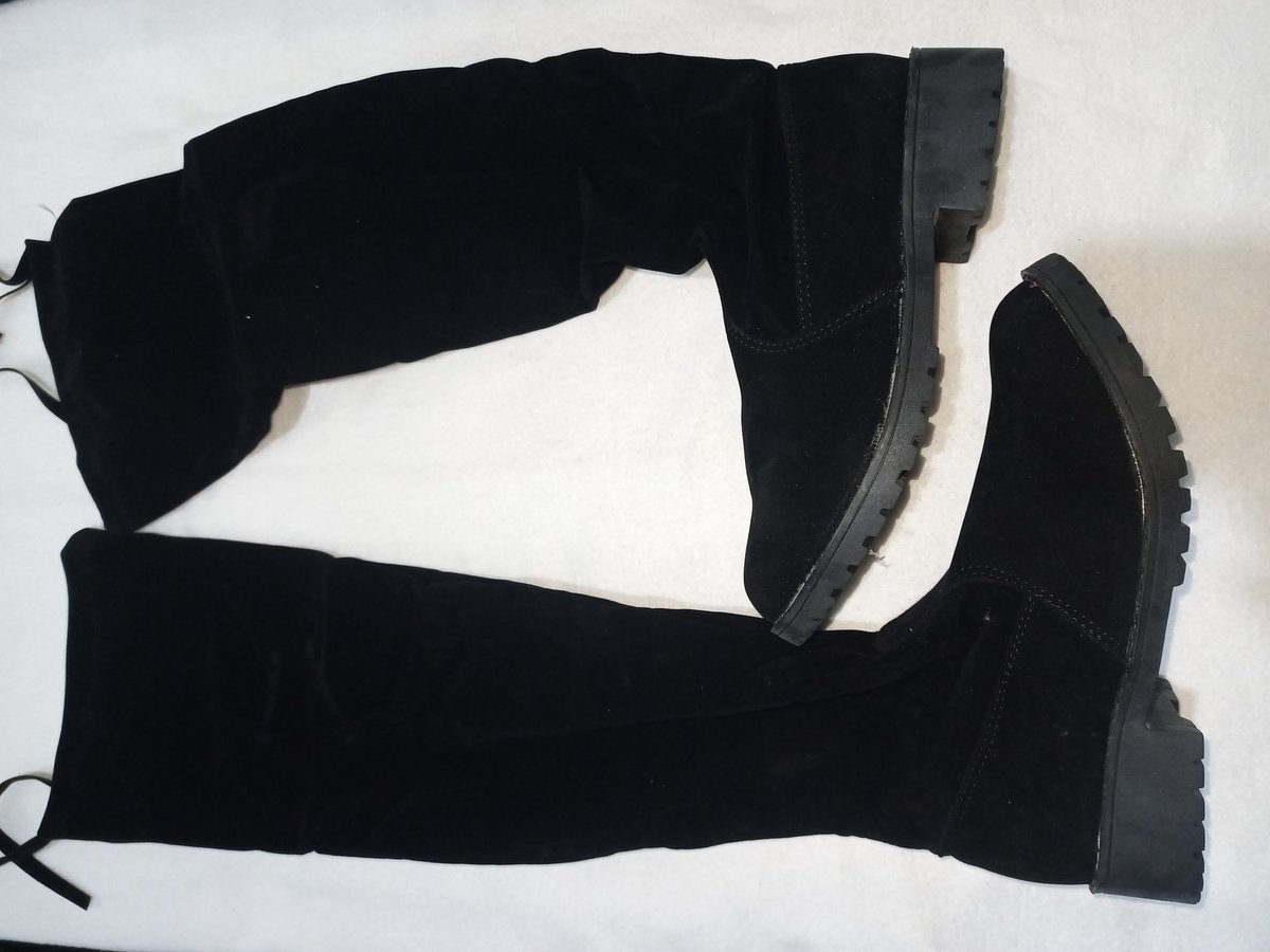 MeloKapesi's tweet photo. Winter Sale.
Boots readily available size 3 , 4 &amp; 5. $10 only
0719231901. Delivery in Hre CBD https://t.co/ZgOjoKv0bO