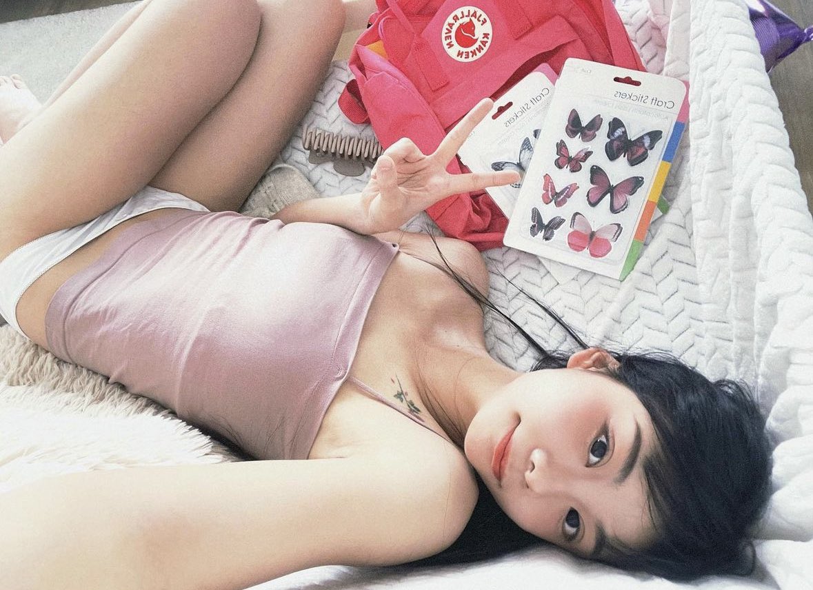 luobabyTvT's tweet photo. 这里就发些家人和朋友不方便看的照片吧 
#反差 #女大 #新人 https://t.co/S4ktbkofY6