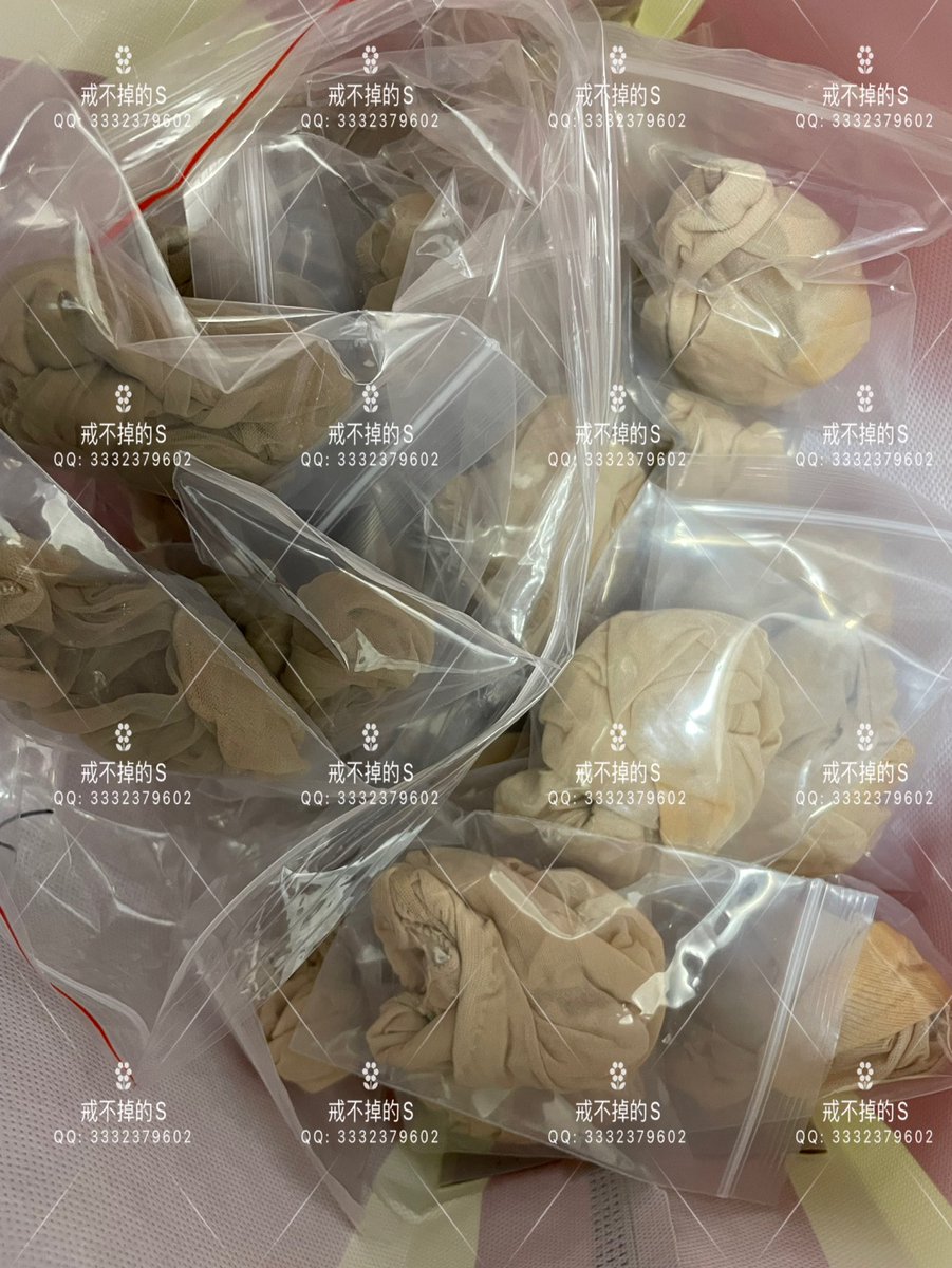 #专柜丝袜 
短肉丝短黑丝新鲜到货，为了防盗图的不在推发柜姐丝袜脚照片了，会给下单后的兄弟发图片视频及柜姐露脸照。 https://t.co/dxsogMxKSS