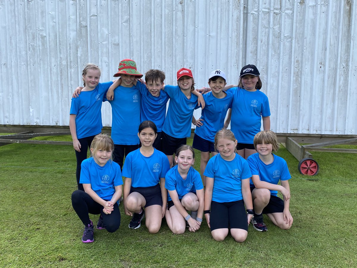 CarregHirfaen's tweet photo. 🏏 Cricedwyr Carreg Hirfaen 🏏
Da iawn i’r grŵp hyn a fuodd yn cystadlu yn nhwrnament Criced yr Urdd heddi. Pawb wedi chwarae’n arbennig! @UrddCeredigion @chwaraeonyrurdd #ymaacacwCH #chwaraeonCH #llesCH #UrddCH https://t.co/aKpvHFahU4