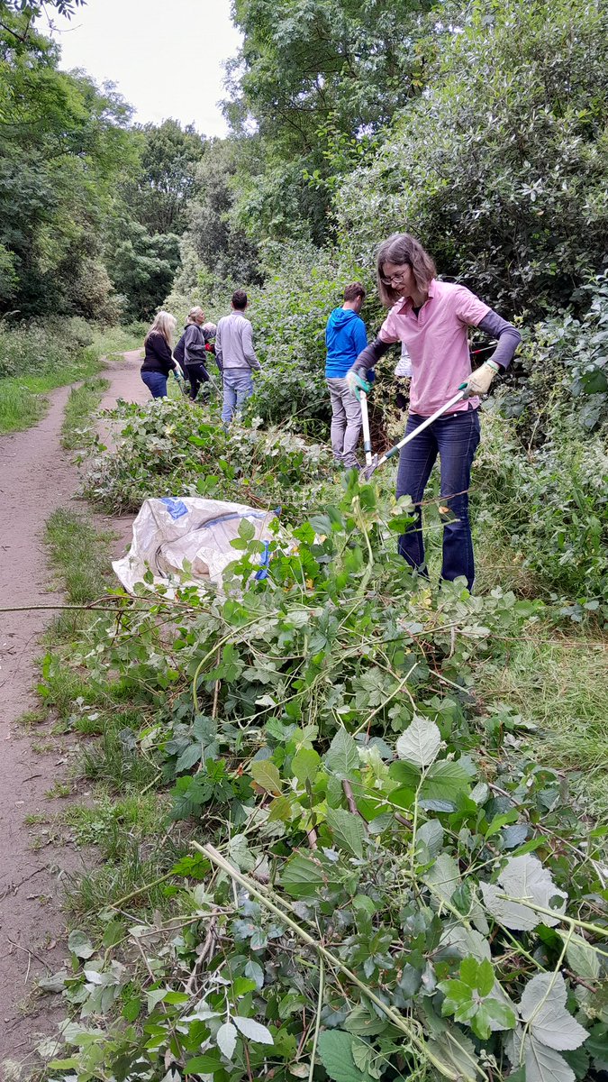 Happy World #Environment Day!

Colleagues in our Twickenham HQ used their #volunteering day by helping with nature conservation in the local area. 

Thanks to <a href="/habsandheritage/">Habitats & Heritage</a> for a wonderful, educational, active day pulling up invasive plants, cutting back bramble &amp; more 🌿💚