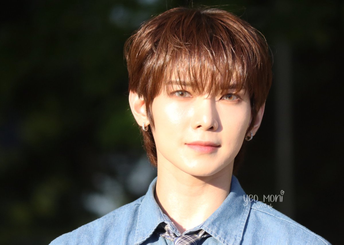 yeo_moni's tweet photo. 240604 
More Yeosang in the sun ✨️
#YEOSANG #여상 #에이티즈 #ATEEZ https://t.co/eAhdRPaMtn