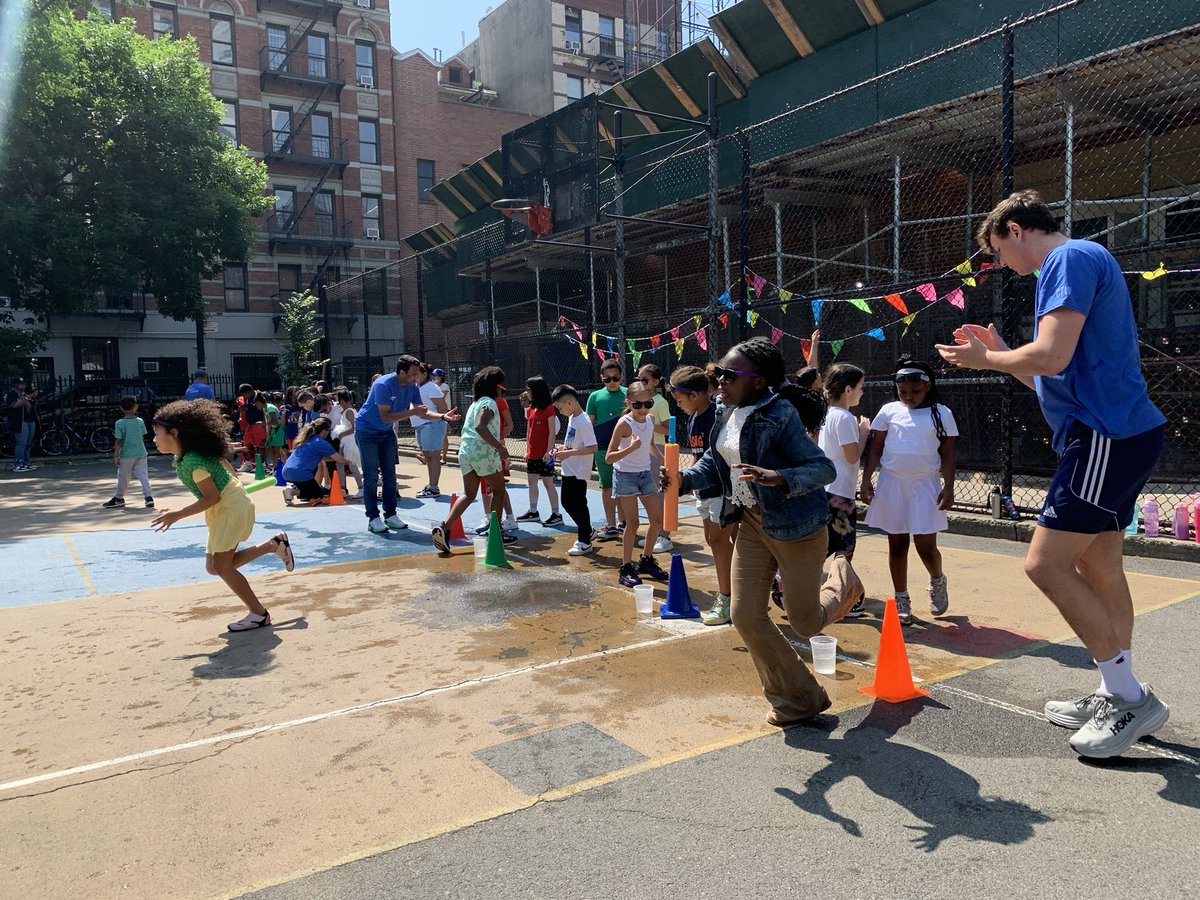 3rd-5th grade Field Day at PS 20! Nothing like popcorn, snow cones, and sunglasses to top off a day of fun!