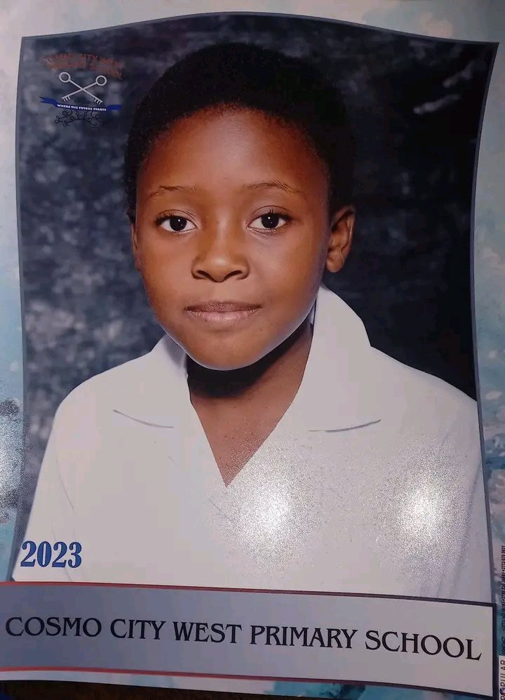 Patriot_S_A's tweet photo. Please help... "Hello Cosmo city community please help me find my little sister she went to school today and she didn't come back home.Please call 0799524913 /0730129761 if you see her or hear anything" https://t.co/OEri8Ibbur