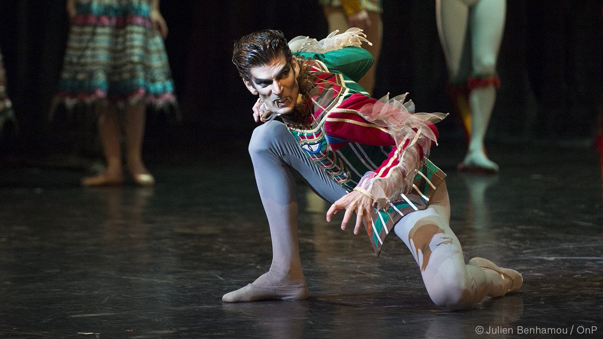 BalletOParis's tweet photo. #AdieuxPremierDanseur
À l’occasion de ses adieux à la scène, l’Opéra national de Paris tient à remercier et à saluer la carrière du Premier danseur Audric Bezard.

Retour en images sur certains de ses rôles emblématiques.✨
https://t.co/iVQ4SkNRvN https://t.co/5HpkLj1bGE
