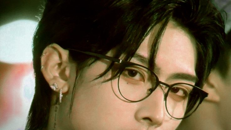 04SRCREURUS's tweet photo. ㅤ

͏͏͏͏͏͏
well,  this  wasn't  supposed  to  happen,  but  it  did.  now  i  find  myself  burdened  with  this  wretched  black  hair,  merlin  knows  for  how  long  . . .  on  the  other  hand,  at  least  i  still  look  good.
͏͏͏͏

ㅤ https://t.co/j37uDmzyyW
