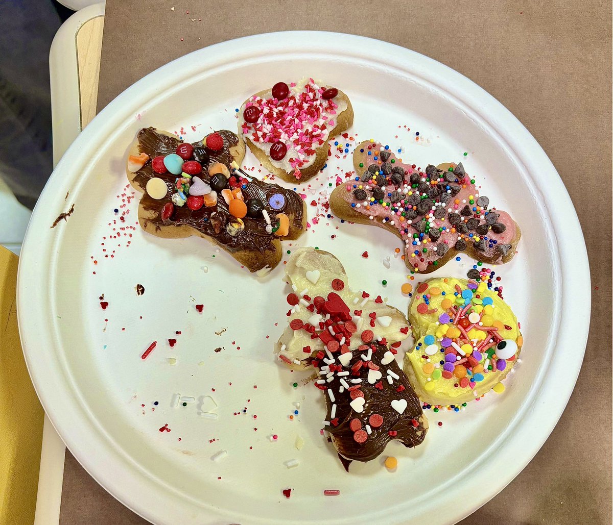 ISDakar's tweet photo. Since 2015, our arts &amp; crafts club students have been creating washi tape containers and cards, origami and geogami, acrylic and watercolor paintings, painted bottles, ornaments, jewelry, clay figures and more. Have a great and creative summer! #ISDakar #Crafts #SecondarySchool https://t.co/zQDec1L9hE