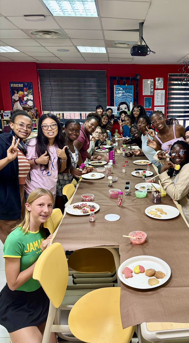 ISDakar's tweet photo. Since 2015, our arts &amp; crafts club students have been creating washi tape containers and cards, origami and geogami, acrylic and watercolor paintings, painted bottles, ornaments, jewelry, clay figures and more. Have a great and creative summer! #ISDakar #Crafts #SecondarySchool https://t.co/zQDec1L9hE
