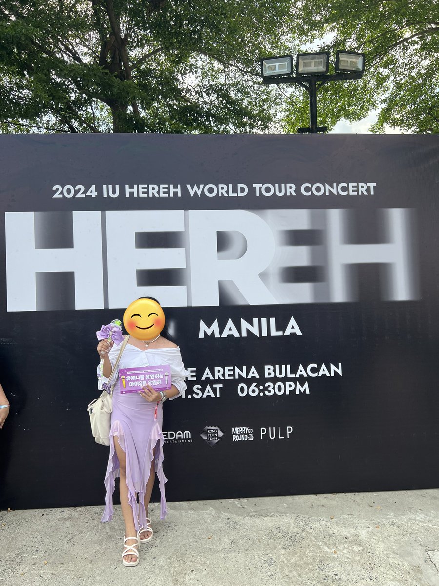 FISHEEE0's tweet photo. This is trully the best birthday gift and a dream come true. Grabe I still can't believe na finally nakita ko na si IU and be part of this moment with my fellow maenas like, just damn I am really thankful to be able to experience this. 😭🌼

Thank you so much! @NicoGee101 https://t.co/KpcCfg7oum