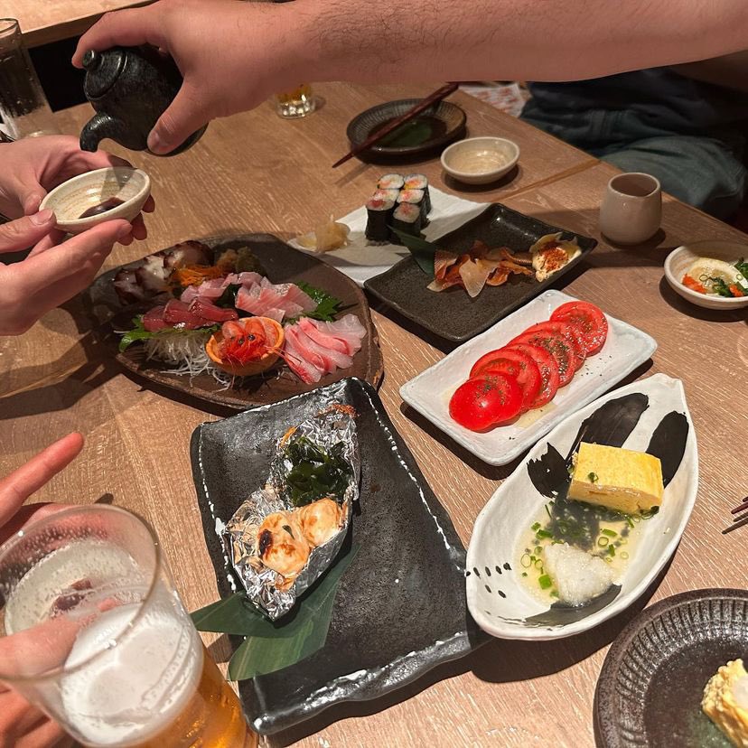 ____ripley's tweet photo. Dinner dinner with friends https://t.co/RSSlrDY7US