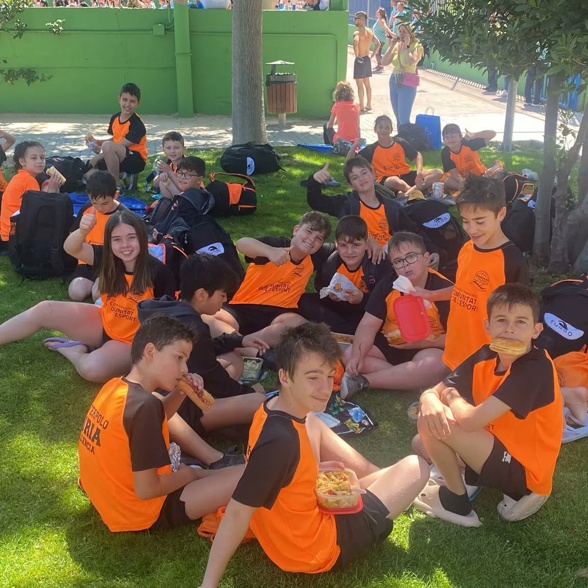 WTuria's tweet photo. Finde para nuestros benjamines y alevines, en Zaragoza, con los amigos de CN Helios. 

Momentos fantásticos de convivencia para echarse a la mochila de experiencias para los peques del Club.
 
Muchísimas gracias por la atención y las facilidades para entrenar y mejorar juntos. https://t.co/ieMuglkBg1