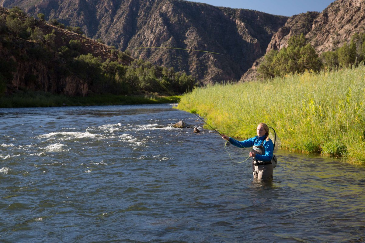 BLM_CO's tweet photo. As you cast off on river or lake adventures this summer, please remember to thoroughly clean, drain and dry all equipment to #preventthespread of aquatic nuisance species that hitchhike on recreation equipment. 

#conservation #YourPublicLands #RecreateResponsibly

📸 Bob Wick https://t.co/qZ9jlatEPF