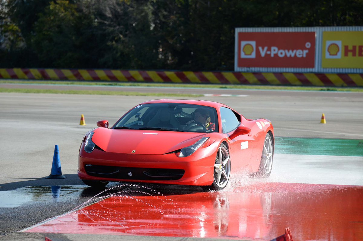 JGrunsell's tweet photo. Action sequence, tackling the skidpad at Fiorano in a 458 Italia. @UltimoGT @SwaggerjackProd @CarloverJet @SimonCarGuy @FerrariConnois1 @LADreamsMag @samiloyal_ #Ferrari #fiorano #italianadventures https://t.co/Q98LMVe6CQ