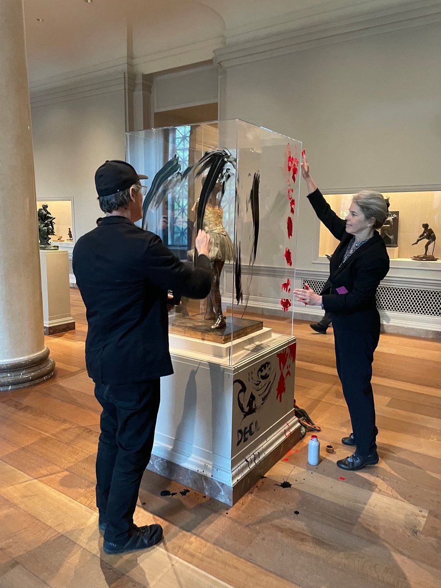 ClimateDefiance's tweet photo. Joanna Smith smeared washable finger-paint on a piece of plexiglass. She was just sentenced to spend the summer in prison.

Fossil fuel CEOs are poised to drive $23,000,000,000,000 in climate damages, annually. They will spend the summer taking mega-yachts to the Amalfi coast. https://t.co/XPfz4ivEnr