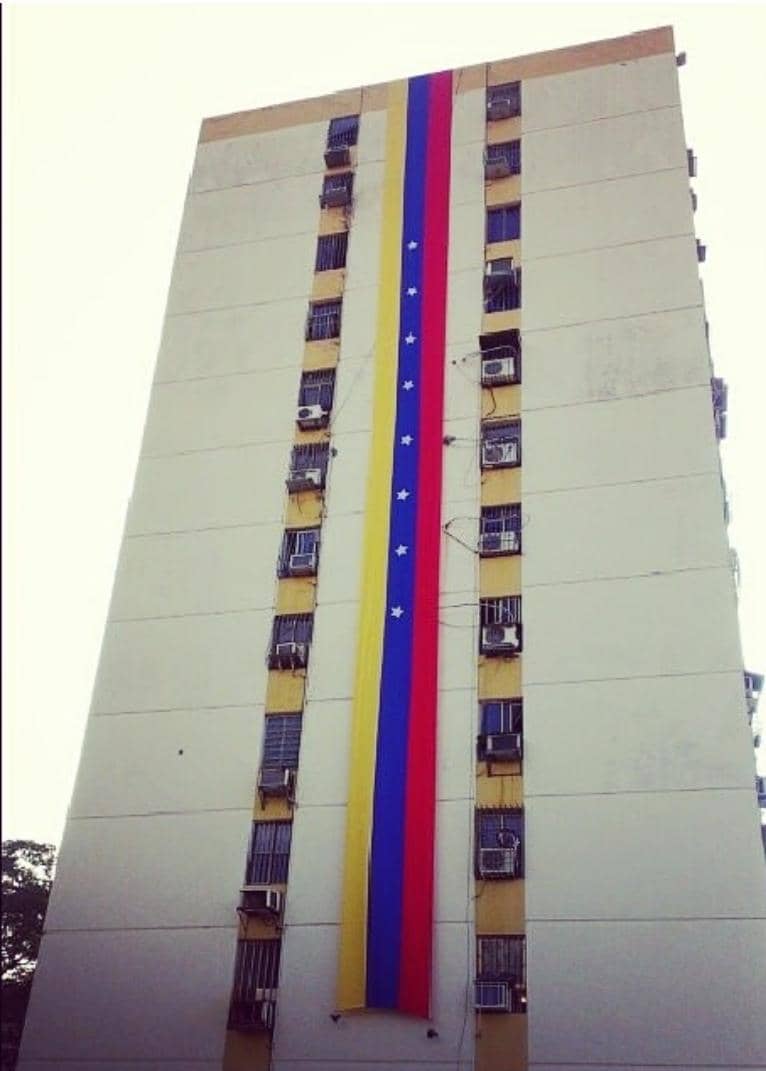 CesarPe67326321's tweet photo. Todo listo para recibir ha María Corina Machado. En alta vista puerto Ordaz. La churuata... https://t.co/RxU010psfH