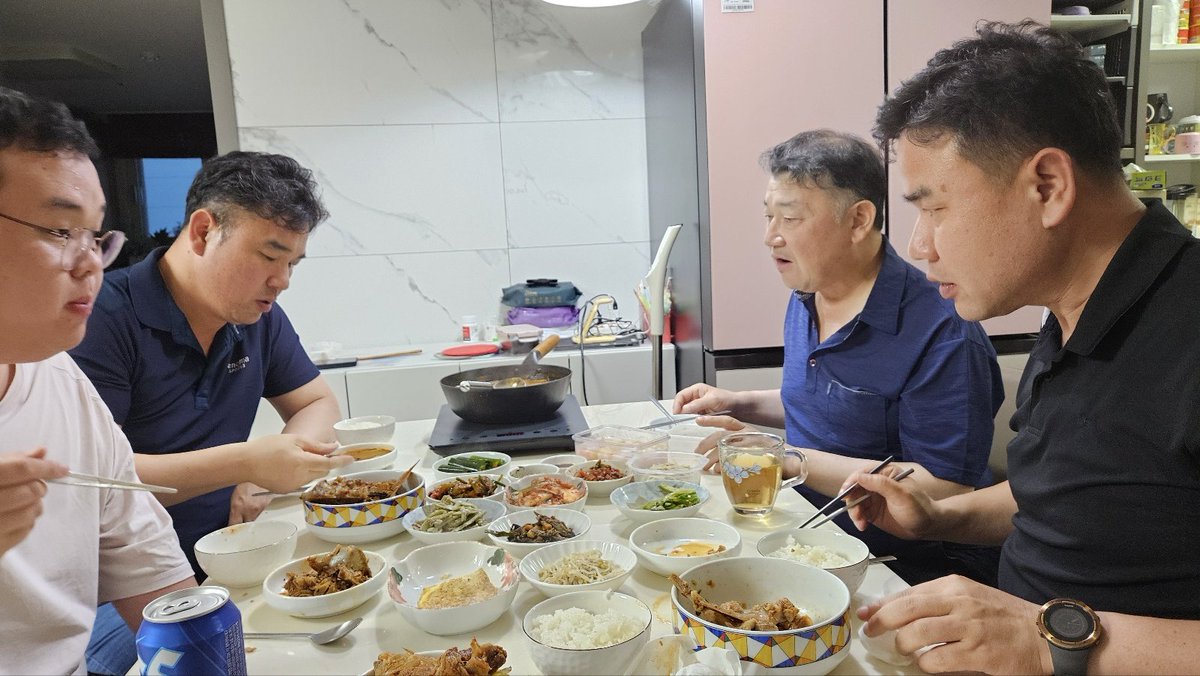 wonspower's tweet photo. 작은 형님네 https://t.co/SPnUQeXVtf
