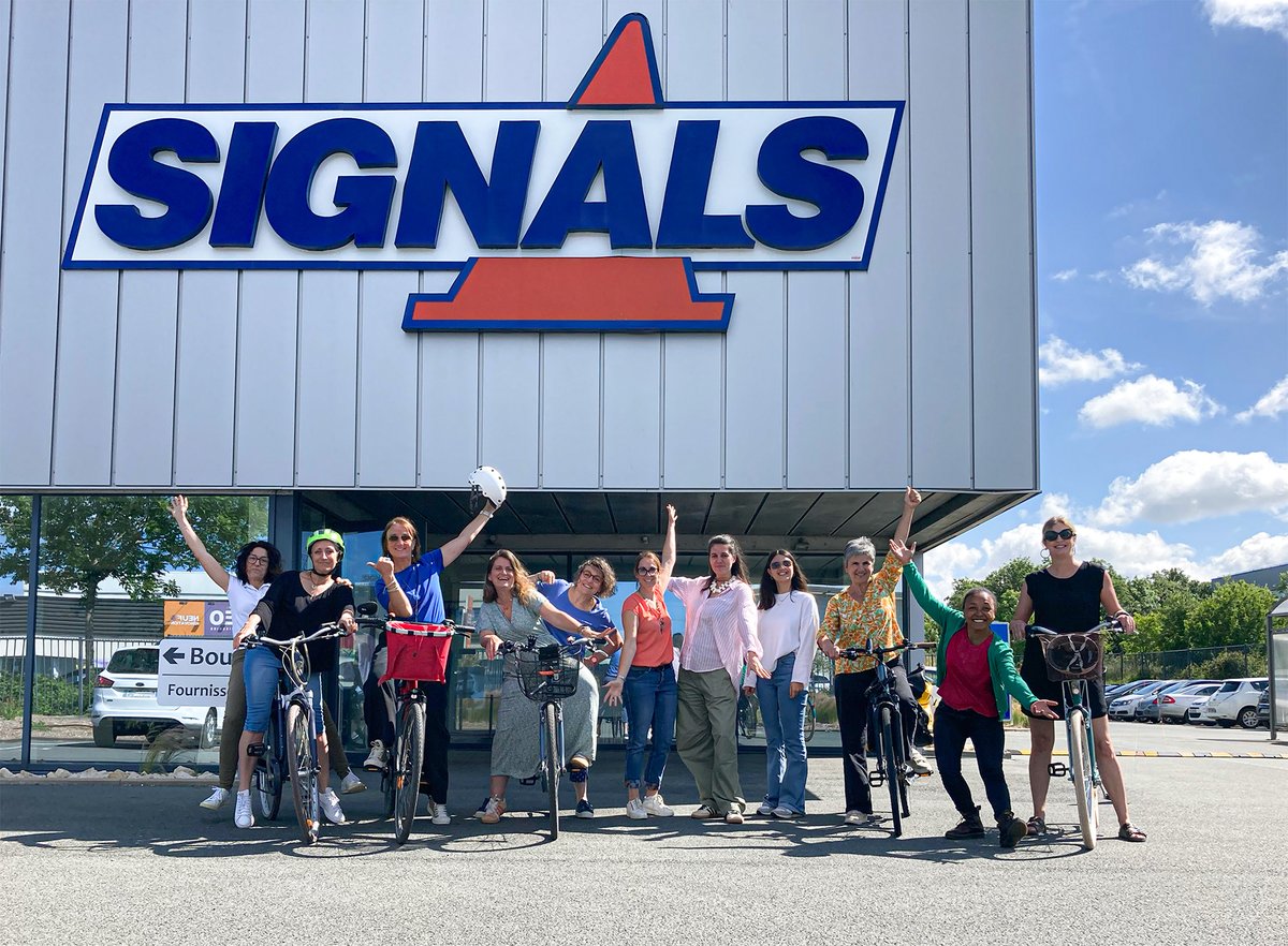 SignalsBrady's tweet photo. TOP départ pour le ##ChallengeMobilité 🏆 !

 👀 Marche, transports en commun, vélo, covoiturage, bus, télétravail, repoussons les limites de la mobilité !  

C'est parti ! 🔥

#MobilitéDouce #Transports #Environnement #LaRochelle https://t.co/dc76zpX1PL
