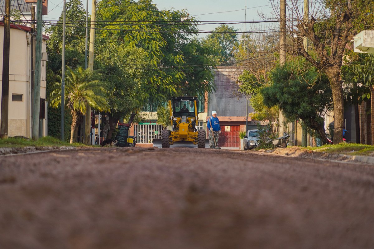 mospcorrientes's tweet photo. MÁS SEGURIDAD VIAL PARA LOS VECINOS 🙌

A través del Plan de Mejoramiento Barrial, el @CorrientesGob trabaja en el barrio #VillaChiquita para brindar mejores condiciones de transitabilidad. https://t.co/Rug6Cb9Wuy