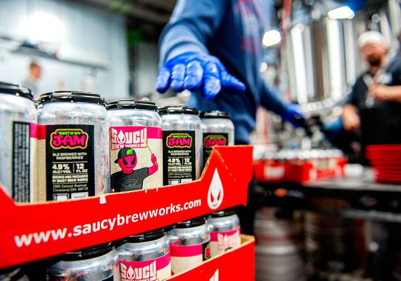 Congrats to @MiamiUniversity <a href="/FarmerSchoolMU/">Miami University Farmer School of Business</a> alum Brent Zimmerman MU 00, Co-Founder/CEO at @SaucyBrewWorks for raising $246,000 in new funding. For more info, visit <a href="/CrainsCleveland/">Crain's Cleveland Business</a>  crainscleveland.com/restaurants/sa…. 
#LoveandHonor #BeyondReady #CraftBeer #CrowdFunding <a href="/MiamiAlum/">MUAA</a>