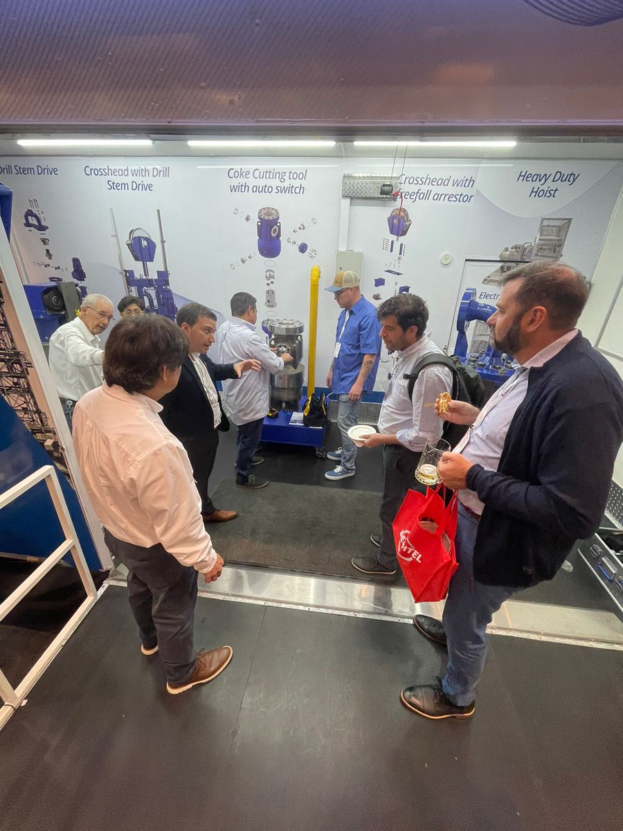 ruhrpumpen's tweet image. Thank you to all visitors that attended #RefComm 2024 in Galveston, Texas. Our Ruhrpumpen specialists from Mexico, Germany and Argentina provided demonstrations on a wide range of equipment at our decoking display trailer, on the world´s conference for the refinery industry.