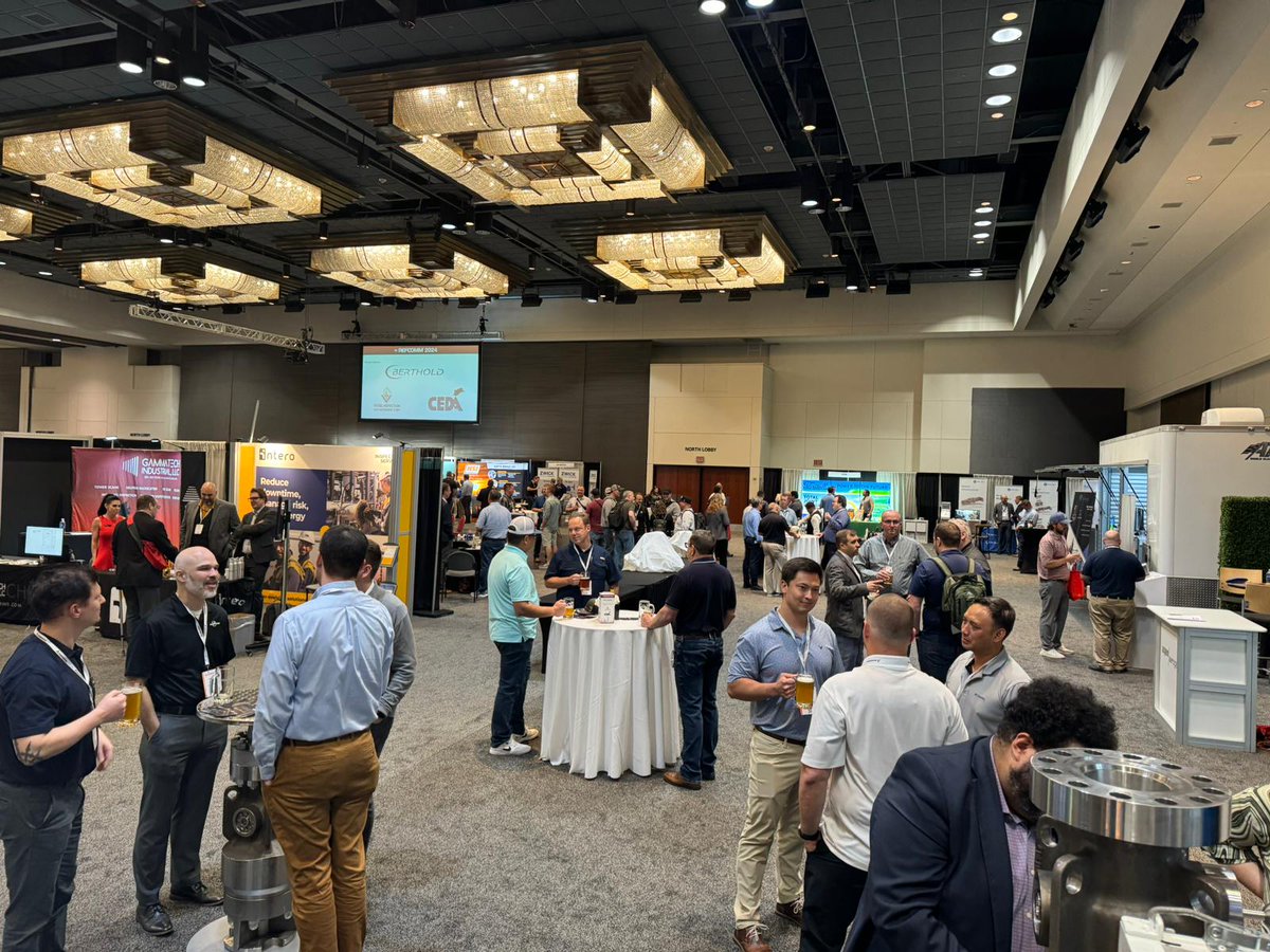 ruhrpumpen's tweet image. Thank you to all visitors that attended #RefComm 2024 in Galveston, Texas. Our Ruhrpumpen specialists from Mexico, Germany and Argentina provided demonstrations on a wide range of equipment at our decoking display trailer, on the world´s conference for the refinery industry.