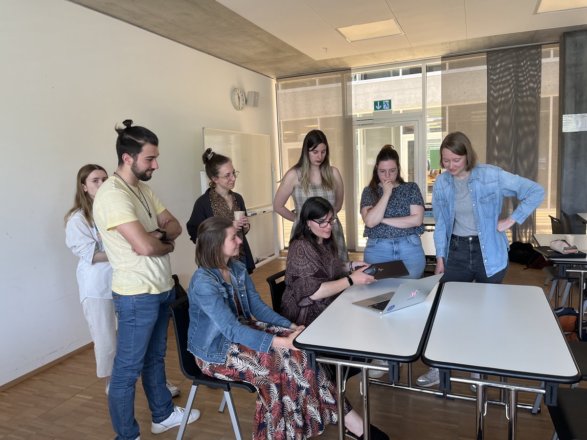 L’école d’été Transposition ludique @UNIL a démarré aujourd’hui pour étudier la vulgarisation de contenus par le jeu afin de rendre la science accessible à un large public. Merci à <a href="/IsaacPante/">Isaac Pante</a>, @yrochat et <a href="/DavidJavet/">David Javet</a> du @GameLabUNILEPFL pour l’organisation de cette 1re édition !