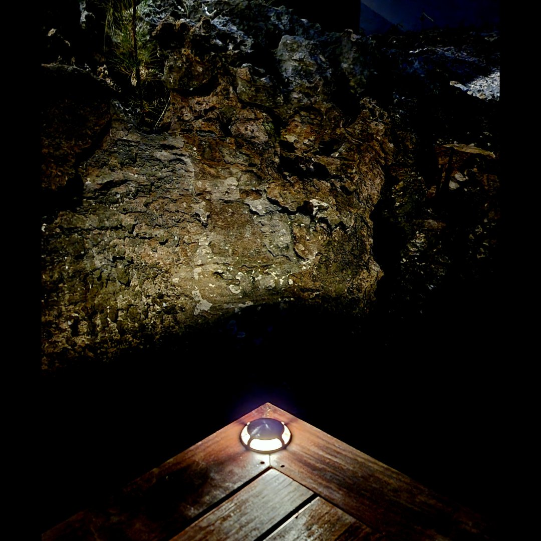 illumicaregroup's tweet image. Proteus surface mount dock lights prioritize dock and water safety, while elevating the ambiance of a waterfront property. These compact fixtures with integrated LEDs cast a warm glow in a full 360-degree radius. Photo credit: #IslandVillaLighting
#docklight #OutdoorLighting